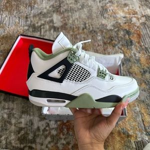 Jordan 4’s /Seafoam Green (8w) (6.5m)